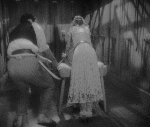 Congress Dances (1931)-Thumbnail.jpg